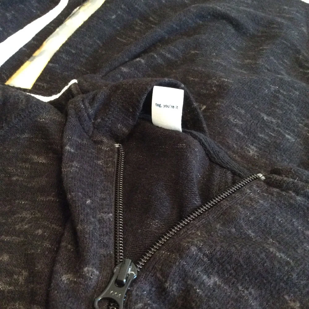 Old Navy black textured plush Blackjack zipper front lightweight girl’s L 10/12